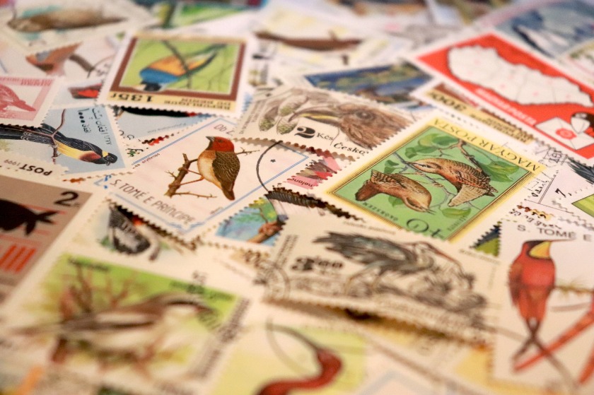 特殊切手が山積みになっている写真