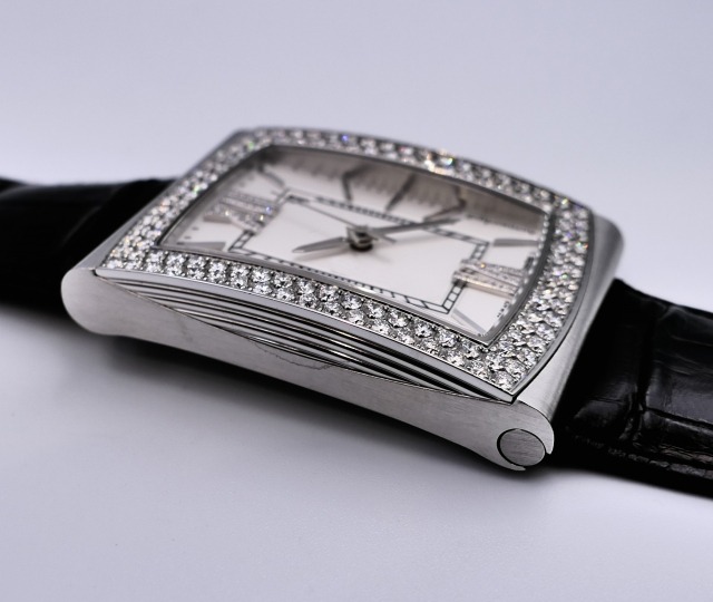 高価買取されるモーブッサンの腕時計のイメージ写真