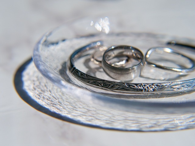 シルバーのバングルとリング